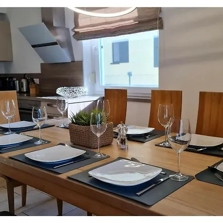 Seebrise Modern Retreat Holiday home